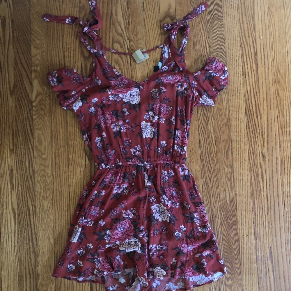 NWT✨AE Romper